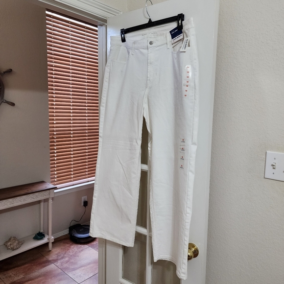 NWT Old Navy High Rise Wow Wide Leg White Jeans Size 18 Women’s Denim - Picture 2 of 16